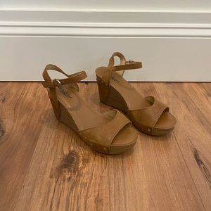 Lucky Brand Strap Wedge